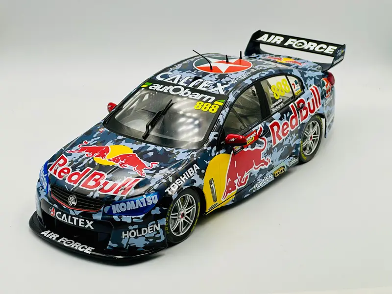 1:18 2014 Bathurst Air Force -- #888 Lowndes/Richards -- Classic Carlectables 1