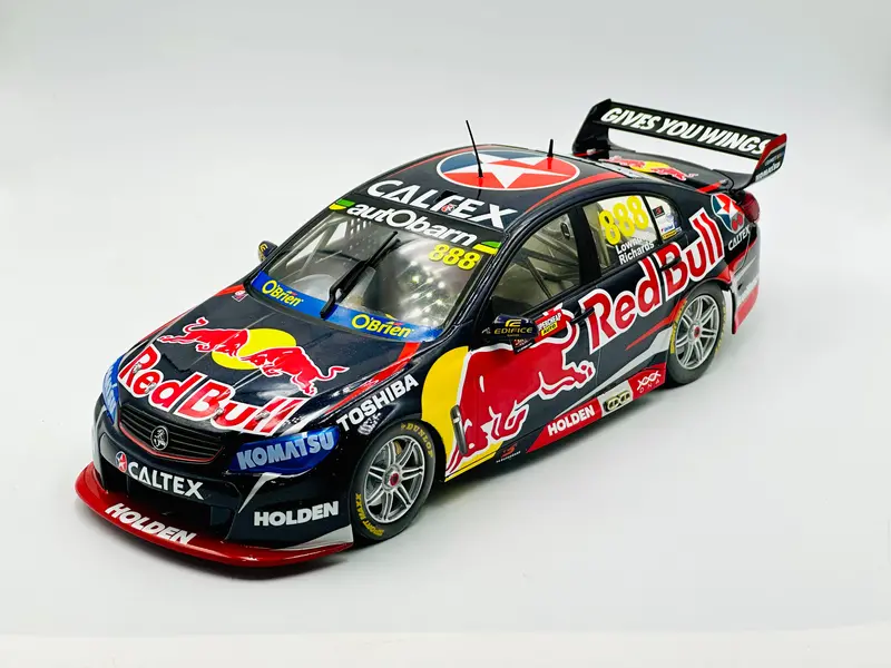 1:18 2015 Bathurst Winner - Craig Lowndes/Steven Richards - Classic Carlectables 1