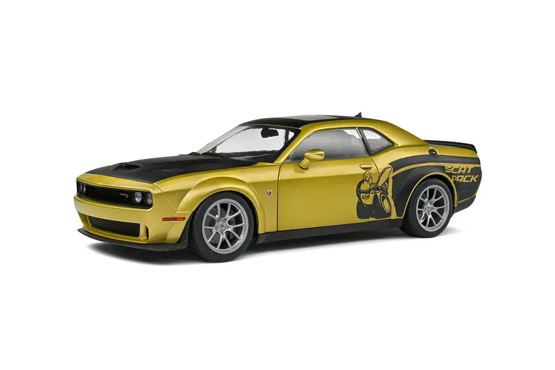 1:18 2020 Dodge Challenger R/T Scat Pack Widebody -- Goldrush -- Solido 1
