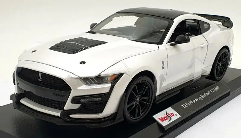 1:18 2020 Ford Mustang Shelby Gt500 -- White/Black -- Maisto 1