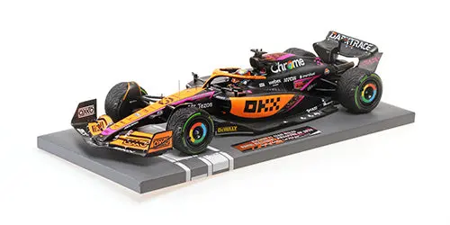1:18 2022 Daniel Ricciardo -- Singapore Gp -- Mclaren Mcl36 -- Minichamps F1 2