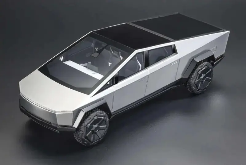 1:18 2022 Tesla Cybertruck -- Silver/Black -- Top Marques Top138a 1
