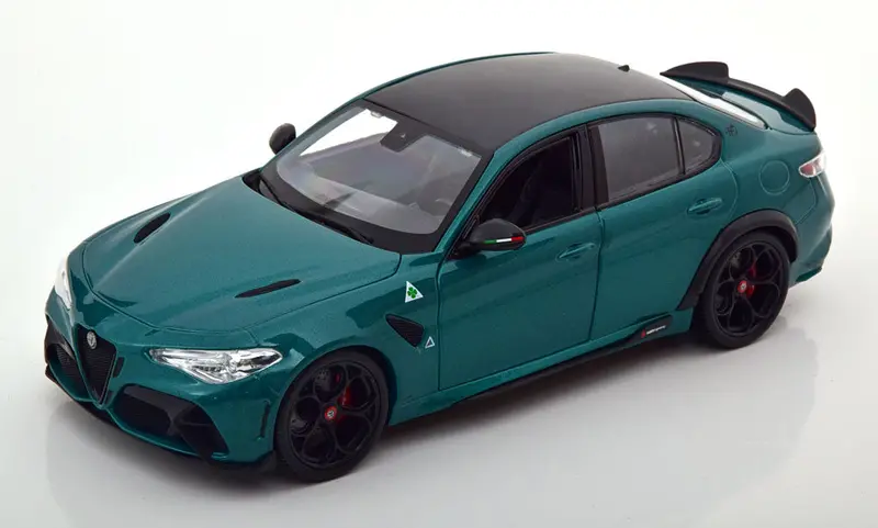 1:18 Alfa Romeo Giulia Gta -- Metallic Green -- Bburago 1