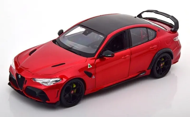 1:18 Alfa Romeo Giulia Gtam -- Metallic Red -- Bburago 1