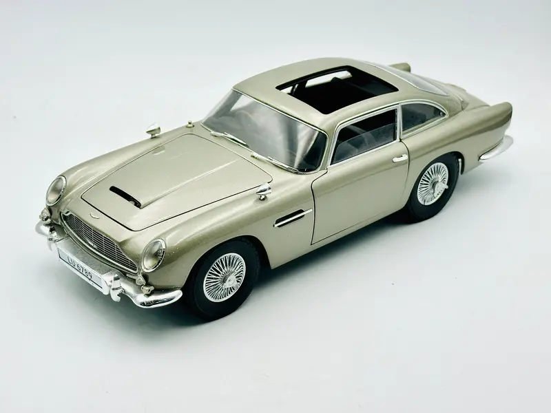 1:18 Aston Martin Db5 -- 007 James Bond Goldfinger -- Hot Wheels Elite Bly20 1