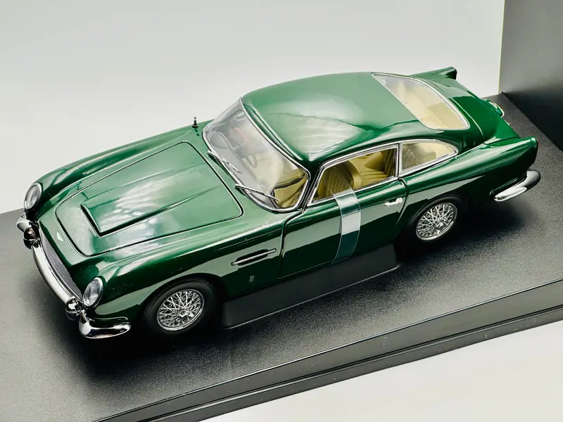 1:18 Aston Martin Db5 -- Green -- Autoart 70024 1