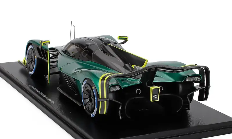 1:18 Aston Martin Valkyrie Amr Pro 2022 -- Green/Yellow -- Spark 2