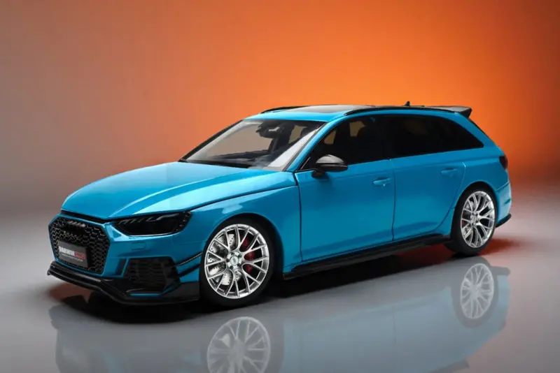 1:18 Audi A4 Rs4 (B9) Avant Sw Darwinpro -- Blue Metallic -- Kiloworks 1