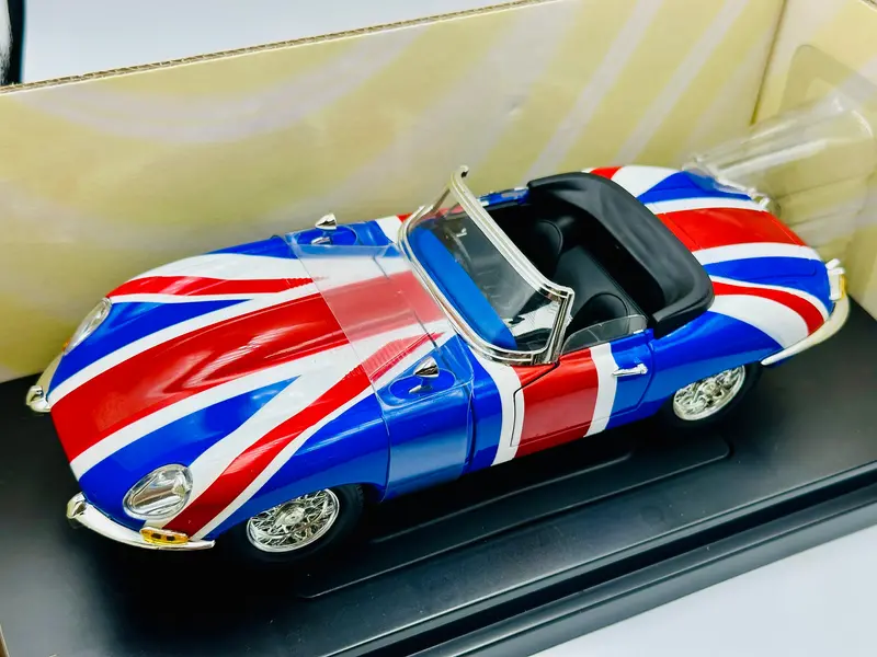 1:18 Austin Powers "Shaguar" -- Jaguar E-Type -- Joy Ride 1