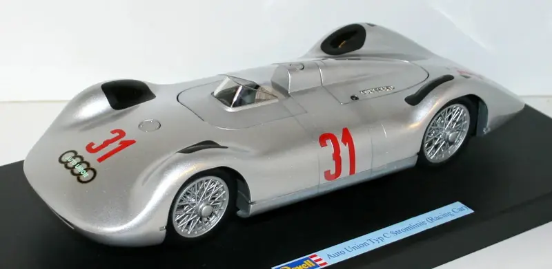 1:18 Auto Union Type C Stromlinie Racing Car -- #31 Silver -- Revell Audi 1