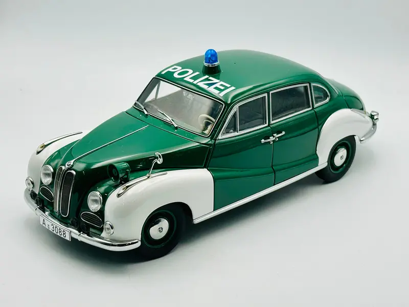 1:18 Bmw 501 Police Car "Polizei" -- Green/White -- Autoart 70606 1