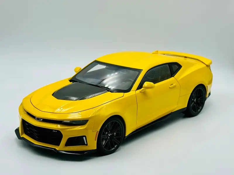 1:18 Chevrolet Camaro Zl1 -- Bright Yellow -- Autoart 71205 1