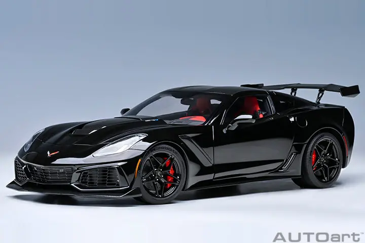 1:18 Chevrolet Corvette C7 Zr1 -- Gloss Black -- Autoart 1