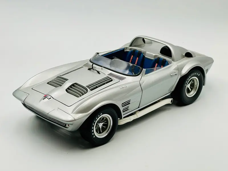 1:18 Chevrolet Corvette Grand Sport Roadster -- Grey -- Exoto 1