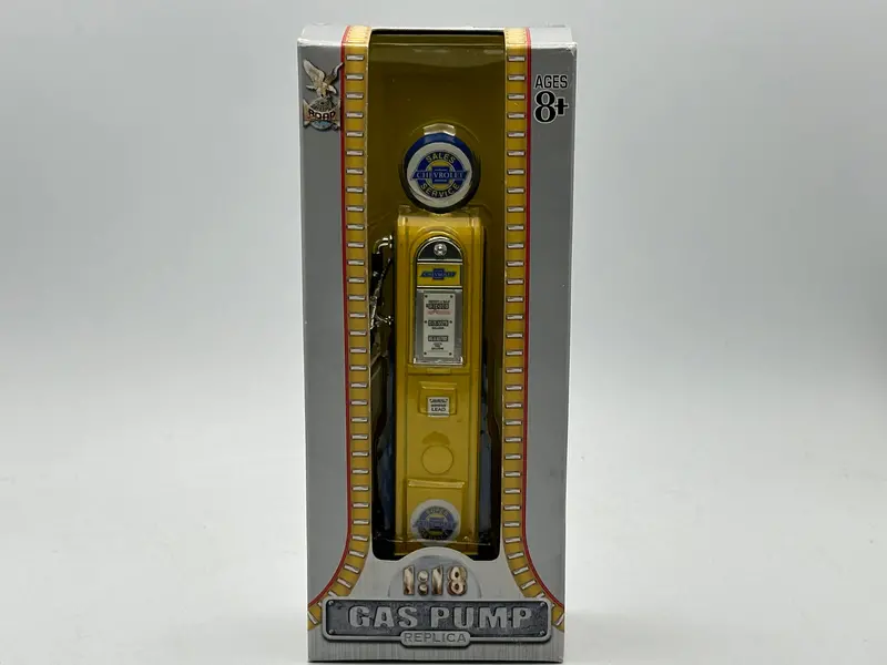 1:18 Chevrolet Sales/Service -- Vintage Gas/Petrol Pump -- Road Signature 1