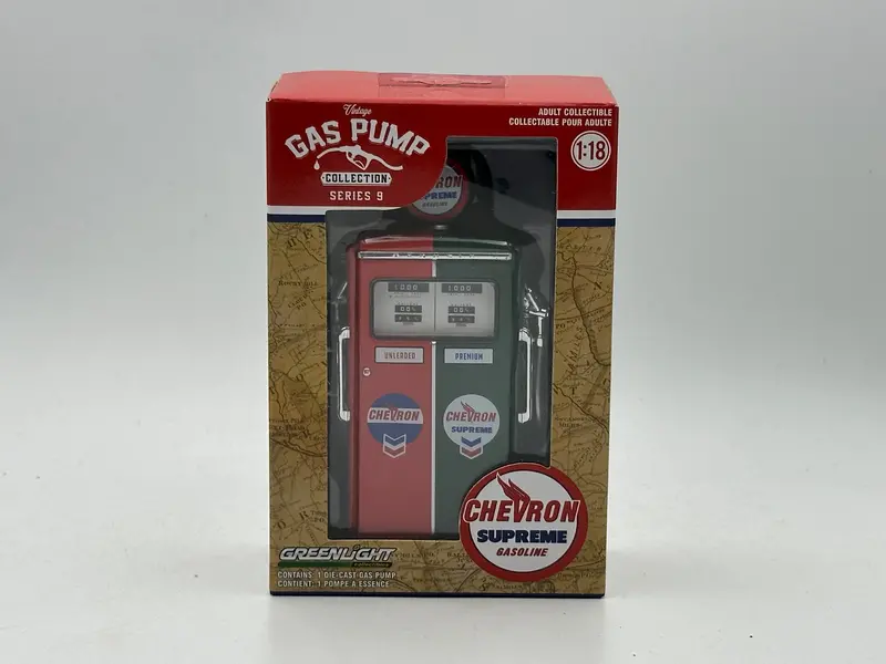 1:18 Chevron Supreme - *Chase* Vintage Gas/Petrol Pump -- Series 9 -- Greenlight 1