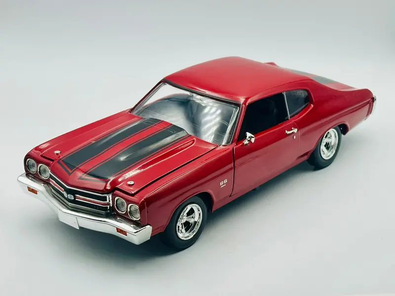 1:18 Dom's 1970 Chevrolet Chevelle Ss -- Red -- Johnny Lightning: Fast & Furious 1