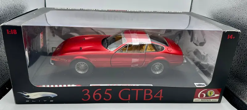 1:18 Ferrari 365 Gtb4 -- Candy Red -- Hot Wheels Elite 1