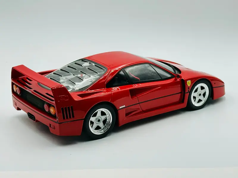 1:18 Ferrari F40 -- Red -- Gt Spirit 2