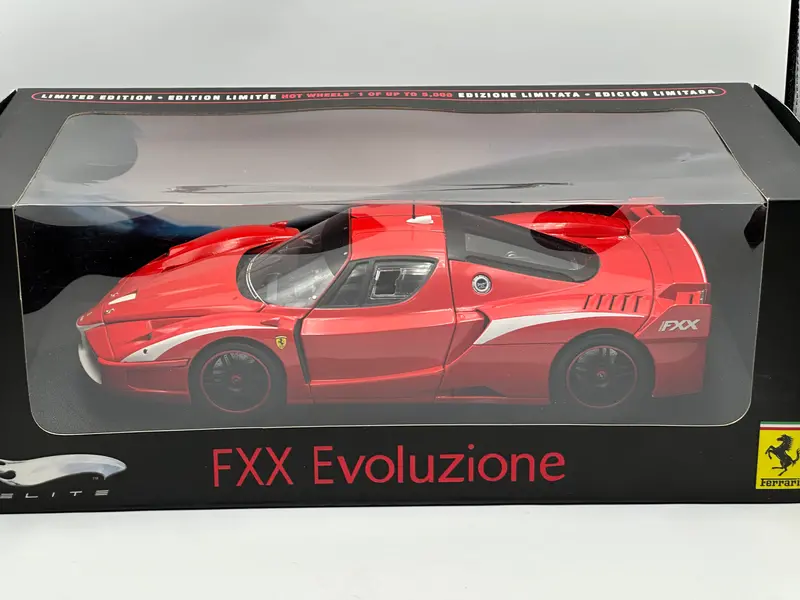 1:18 Ferrari Fxx Evoluzione -- Red W/White Stripes -- Hot Wheels Elite N2056 1