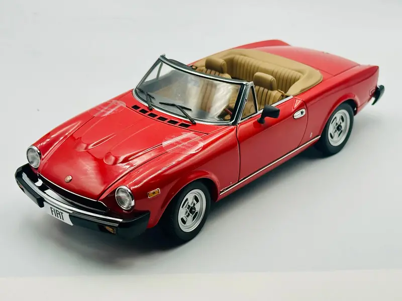 1:18 Fiat 124 Spider -- Red -- Autoart 72612 1
