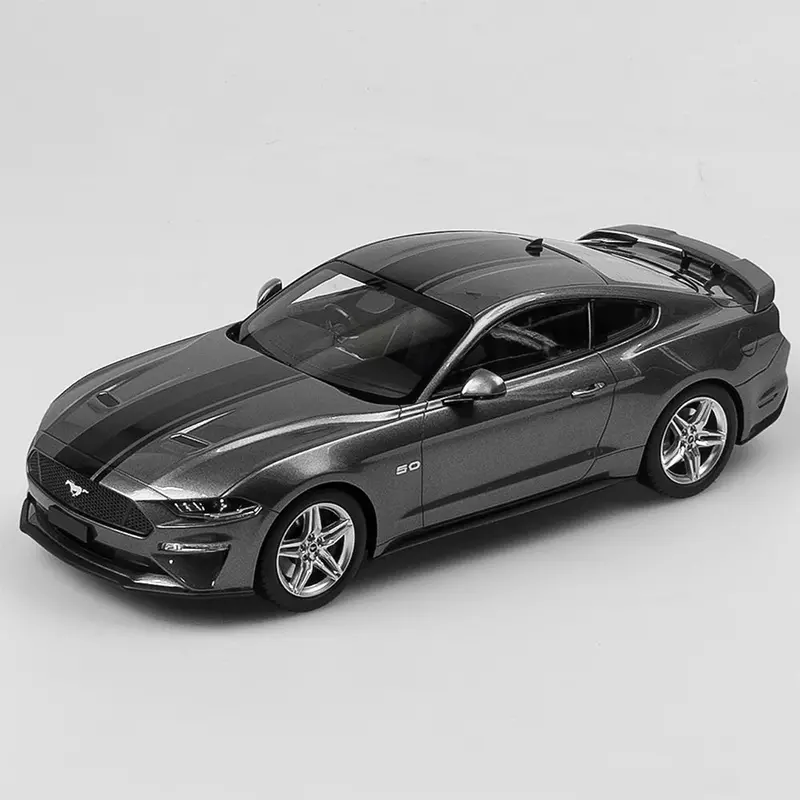 1:18 Ford Mustang Gt Fastback -- Carbonized Grey -- Authentic Collectables 1