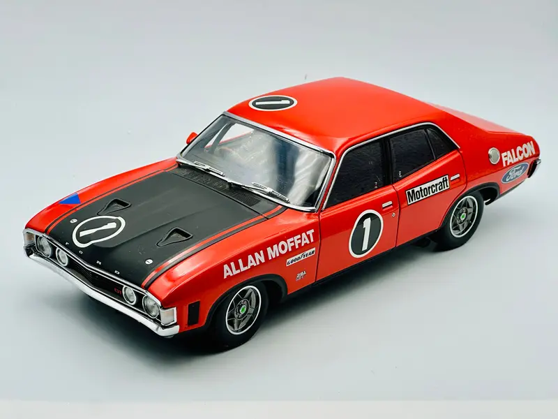 1:18 Ford Xa Falcon Gt-Ho Phase Iv (4) - Allan Moffat #1 -- Classic Carlectables 1