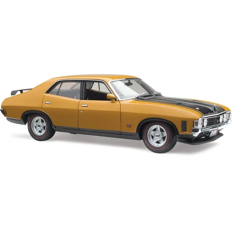 1:18 Ford Xa Falcon Rpo83 Sedan -- Summer Gold -- Classic Carlectables 1