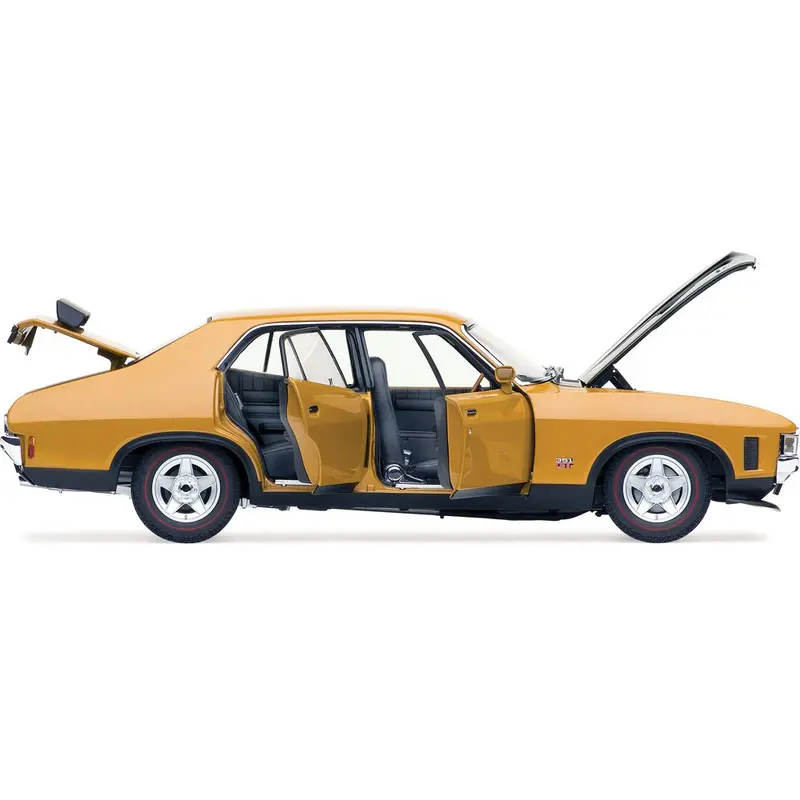 1:18 Ford Xa Falcon Rpo83 Sedan -- Summer Gold -- Classic Carlectables 2