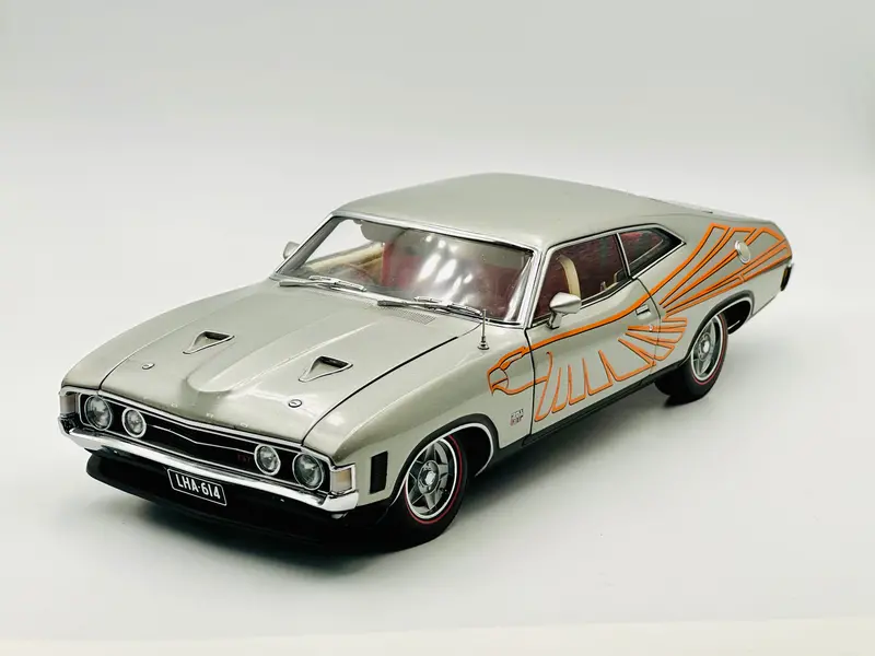 1:18 Ford Xa Falcon Superbird Concept -- Silver -- Classic Carlectables 1
