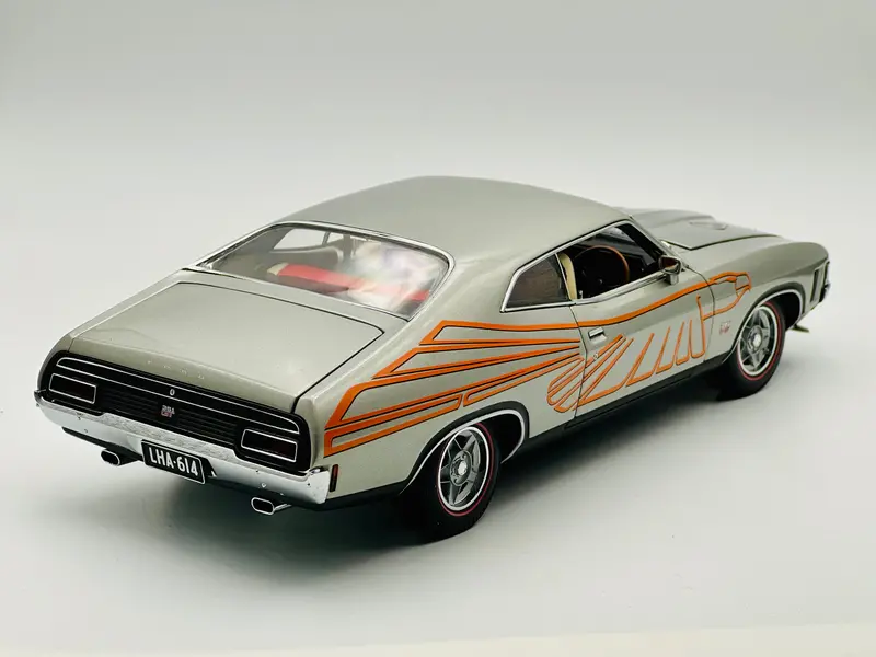 1:18 Ford Xa Falcon Superbird Concept -- Silver -- Classic Carlectables 2