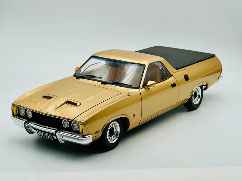 1:18 Ford Xc Utility -- Desert Haze Yellow -- Classic Carlectables 1