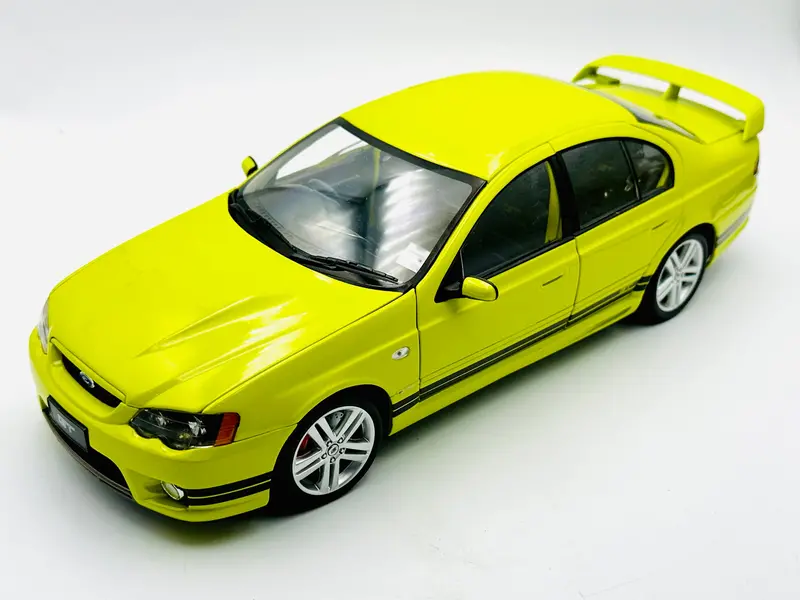 1:18 Fpv Gt -- Citric Acid -- Classic Carlectables Ford Performance Vehicles 1