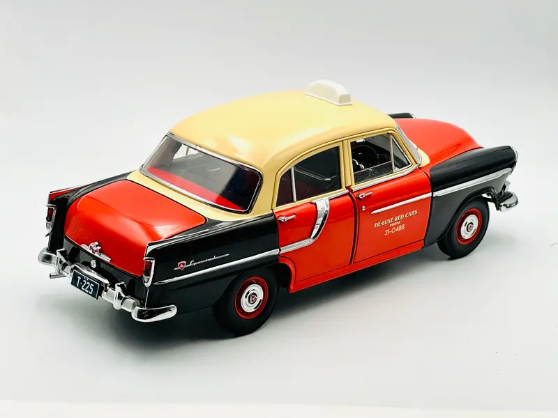 1:18 Holden Fc Special -- De-Luxe Red Cabs Taxi -- Classic Carlectables 2