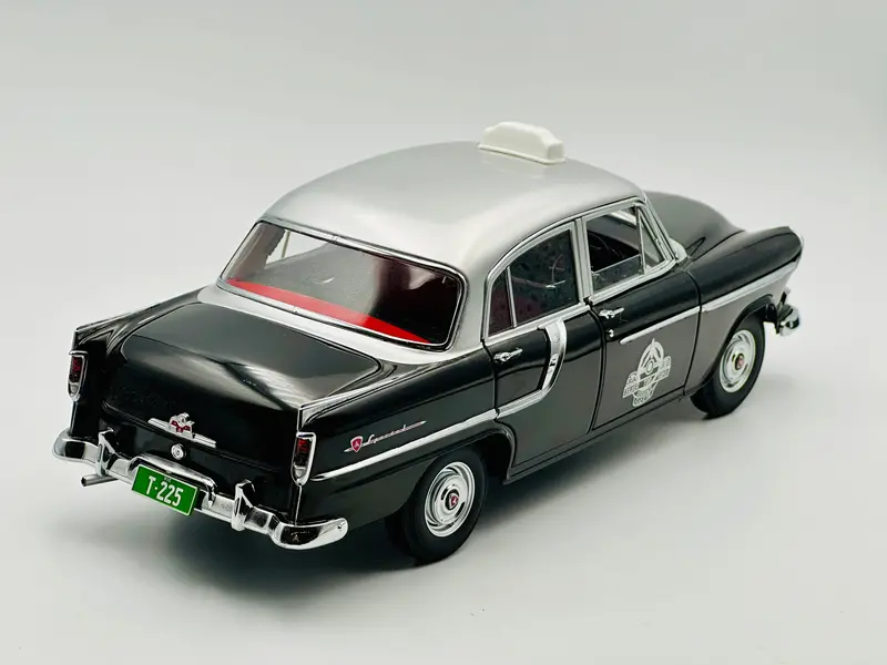 1:18 Holden Fc Special -- Silver Top Taxi Cab -- Classic Carlectables 2