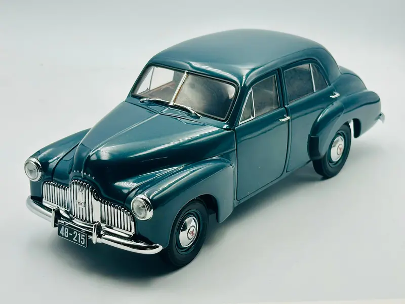 1:18 Holden Fx 48-215 Sedan -- Siene Blue -- Biante/Autoart 1