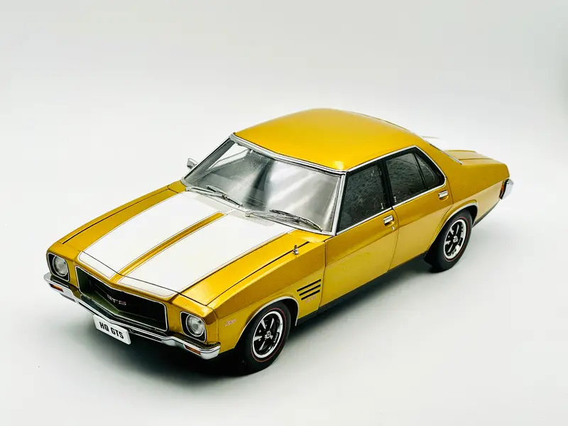 1:18 Holden Hq Monaro Gts Sedan -- Sunburst Metallic W/White Stripes -- Classic 1