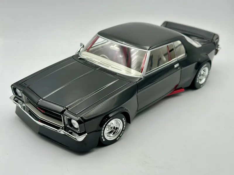 1:18 Holden Hq Monaro Sports Sedan -- Plain Black -- Ace Models Rare 1