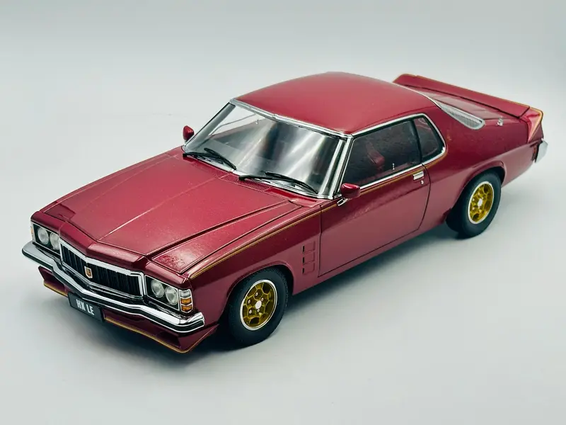 1:18 Holden Hx Le Monaro Gts -- Crimson Red -- Classic Carlectables 1