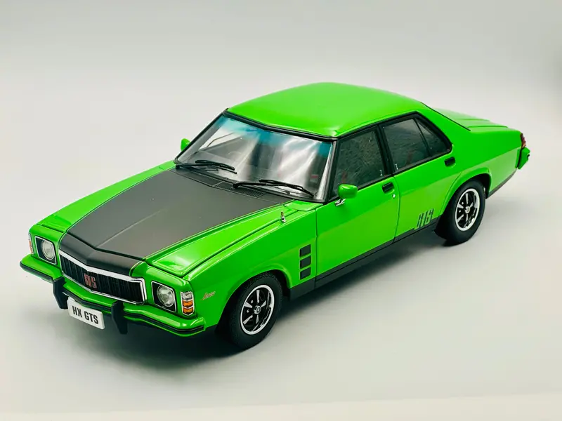 1:18 Holden Hx Monaro Gts -- Mint Julep W/Black Stripes -- Classic Carlectables 1