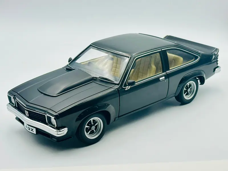 1:18 Holden Lx Torana Ss A9x Option -- Tuxedo Black -- Biante/Autoart 1