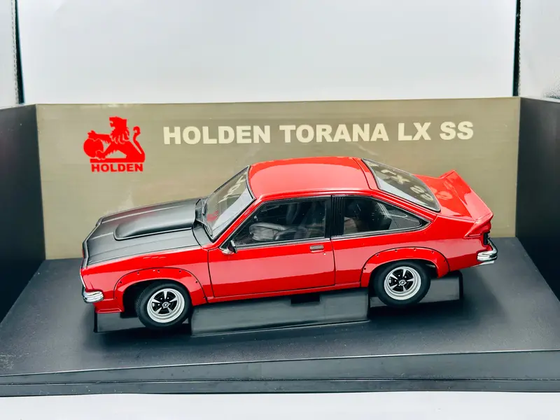 1:18 Holden Lx Torana Ss Hatchback A9x -- Flamenco Red -- Biante/Autoart 1