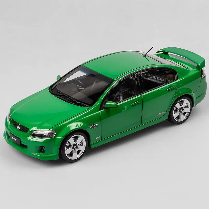 1:18 Holden Ve Commodore Ssv -- Atomic Green -- Authentic Collectables 1