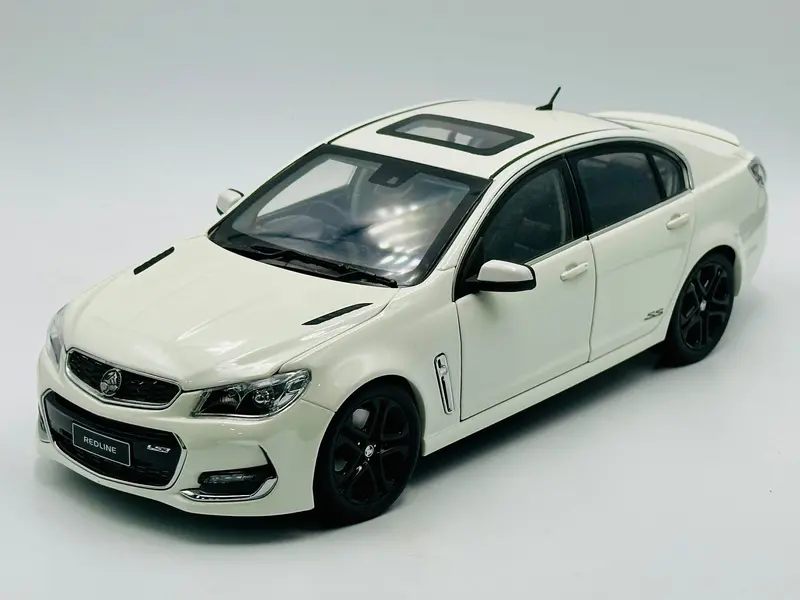 1:18 Holden Vf Commodore Ssv Redline Ii -- Heron White -- Biante Sh 1