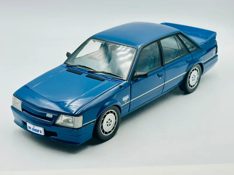 1:18 Holden Vk Commodore Ss Group A - Formula Blue W/Silver Aero Wheels - Biante 1