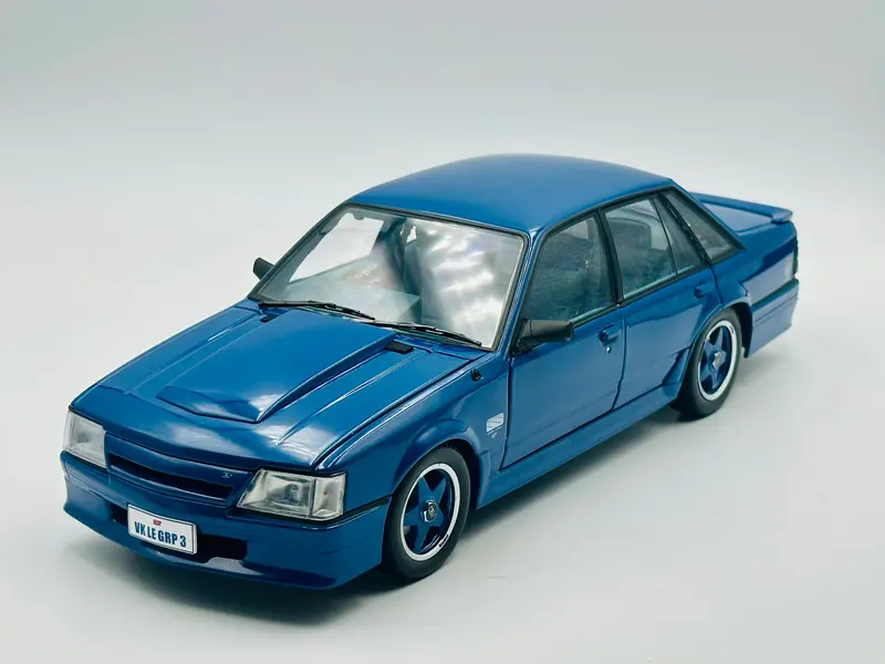 1:18 Holden Vk Commodore Ss Le Group 3 -- Formula Blue -- Biante 1