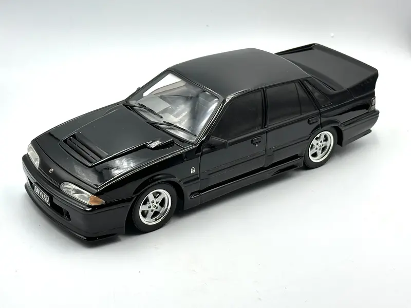 1:18 Holden Vl Walkinshaw -- Phantom Mica Black -- Classic X Games World 1