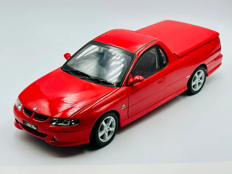 1:18 Holden Vu Ss Ute -- Red Hot -- Classic Carlectables 1