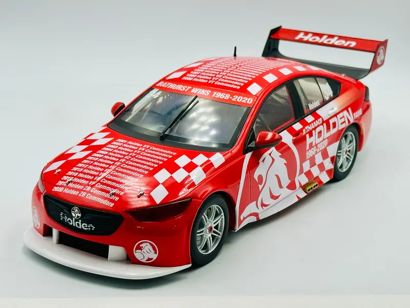 1:18 "Holden Wins At Bathurst" Commemorative Livery -- Classic Carlectables Sh 1