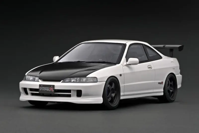 1:18 Honda Integra (Dc2) Type R -- White W/Black Bonnet -- Ignition Model Ig3054 1